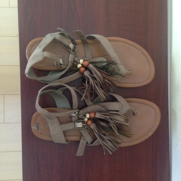 MIA peacock feather sandals