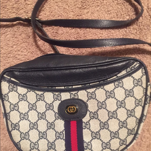 Vintage Gucci authentic cross body