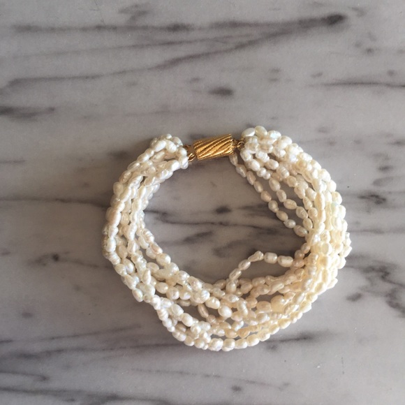 Vintage Pearl-like Bracelet with Gold Clasp - Picture 1 of 1