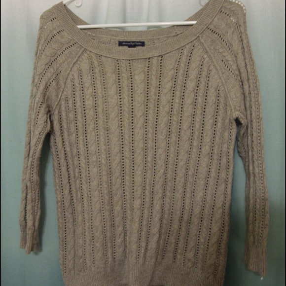 AMERICAN EAGLE SWEATER