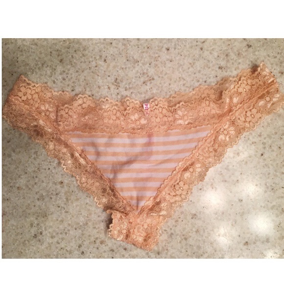 ❗️FINAL PRICE❗️VS PINK Thong NWOT