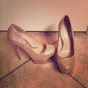 ❗sold❗Aldo gold heels