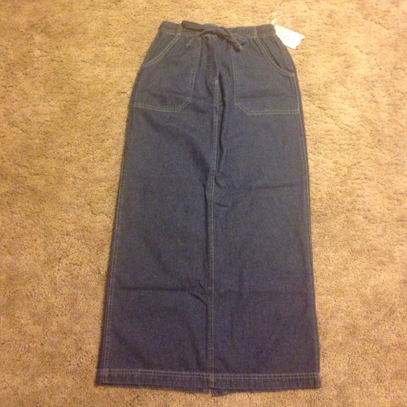 Long Denim Skirt w/ pockets