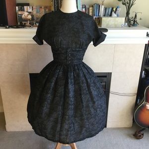 1950s Vicky Vaughn New Look Toile de Jouy Dress