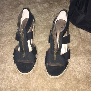 Black Moda Wedges