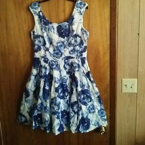 This dress is very beautiful! It has a full skirt.