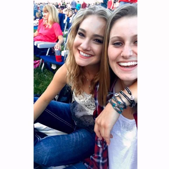 Meet your Posher, Alexis