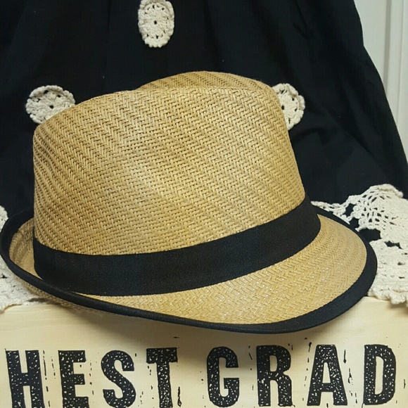 Dotti Accessories - NWOT DOTTI fedora hat!! Paper straw material.