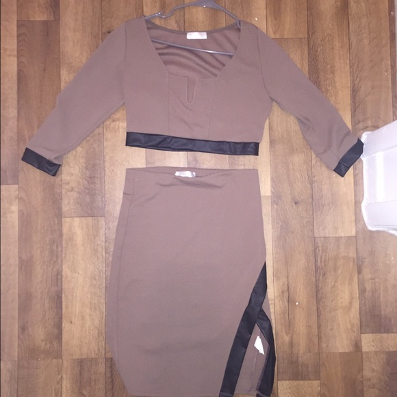 Fashion Nova crop top and skirt two piece set.
