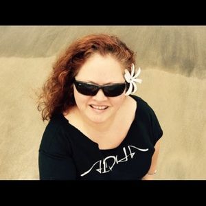 Meet your Posher, Felila