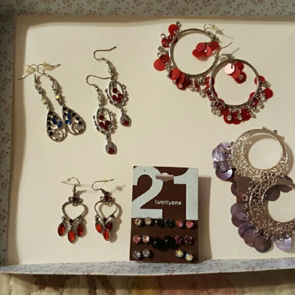 Various earrings - Picture 2 of 2