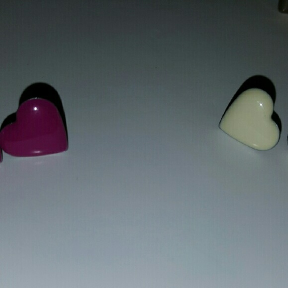 5 heart shape earrings pairs - Picture 3 of 4