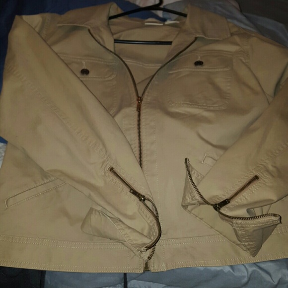 Light weight beige jacket