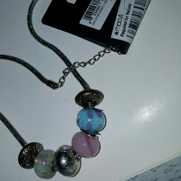 Necklace - Picture 1 of 3