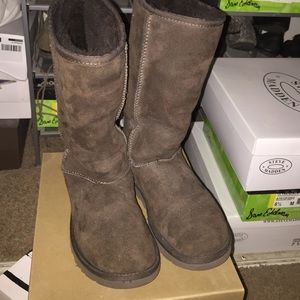 Brown tall Ugg boot