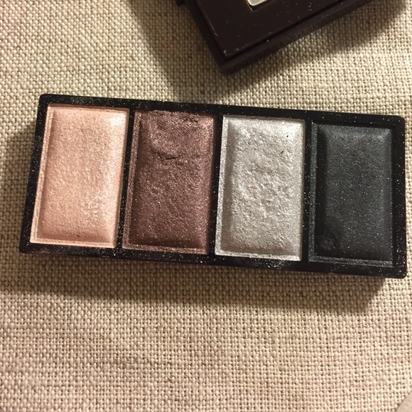 Cle de pray eyeshadow the number is 306