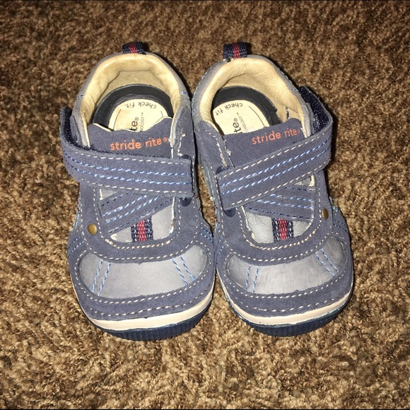 stride rite velcro shoes