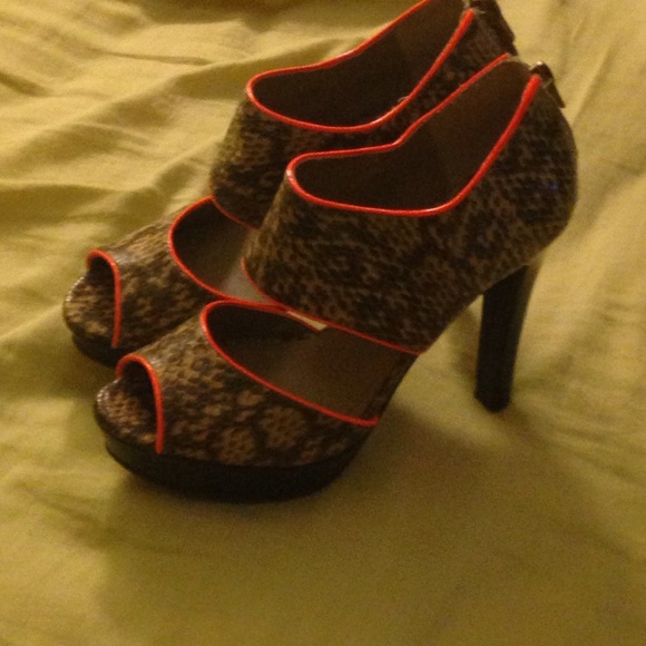 Bcbg heels