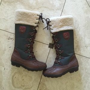 UGG Edmonton Winter Boots