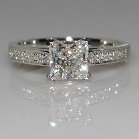 Gorgeous Cubics Zirconium Ring