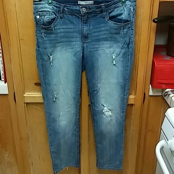 Kancan cropped stretchy jeans size 31 or 15