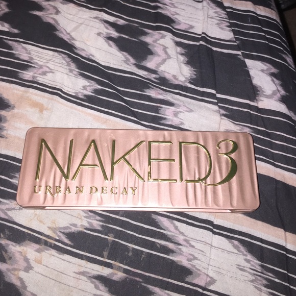 Naked 3 eyeshadow