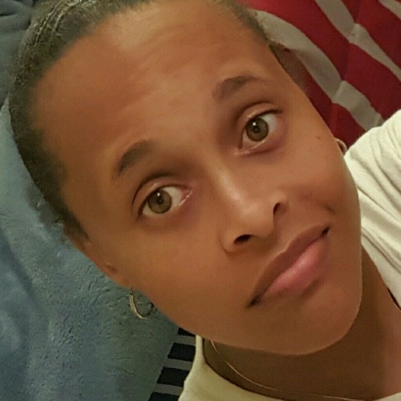 Meet your Posher, Pia