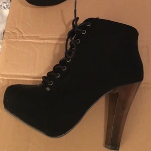 7 black suede lace up pumps