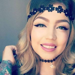 Meet your Posher, Monique