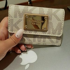 michael kors wallet