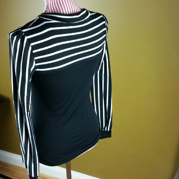 LAST ONE! Black and White Striped Top - Picture 2 of 2