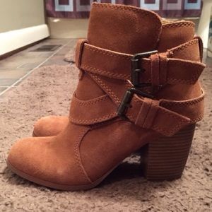 Suede healed ankle boots