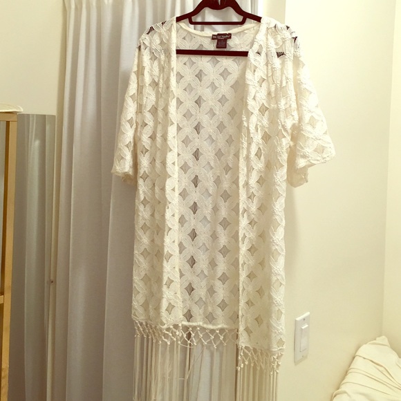 See you Monday lace kimono size small