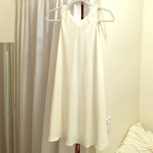 White Zara dress with open back detail. Size m NWT