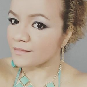 Meet your Posher, Claudia