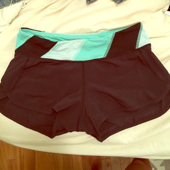 Lululemon speed short 4 way stretch size 4