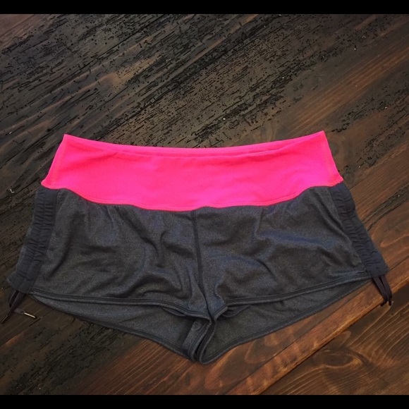 EUC Lululemon shorts