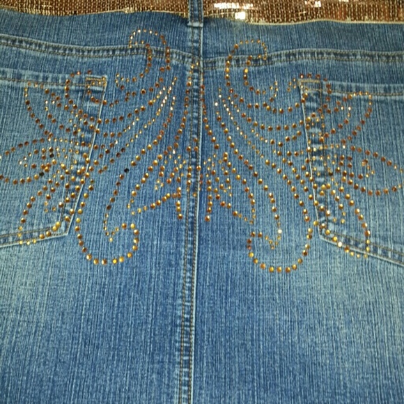 Fashion statement plus size mini skirt with sequin - Picture 4 of 4