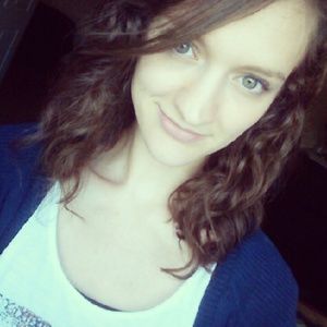 Meet your Posher, Courtney