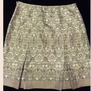 🍥🍥Ann Taylor LOFT beautiful silk skirt