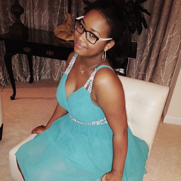 Meet your Posher, Andrea - Picture 2 of 3