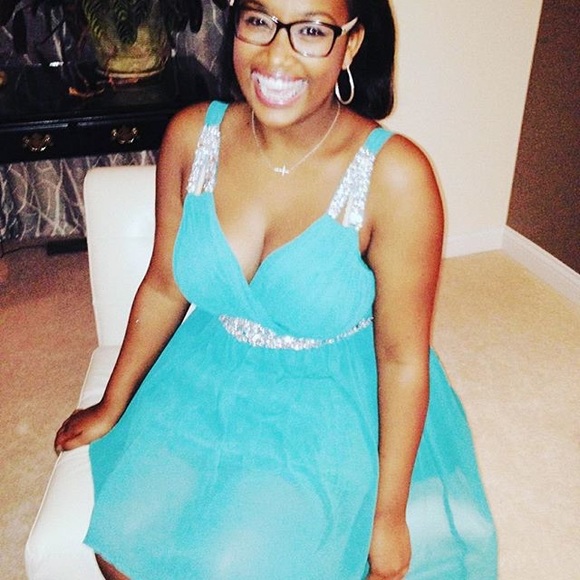 Meet your Posher, Andrea - Picture 3 of 3