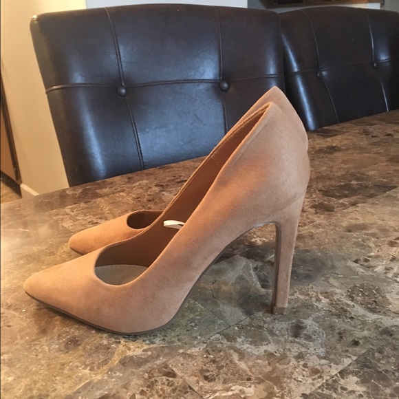 Suede pumps 😍