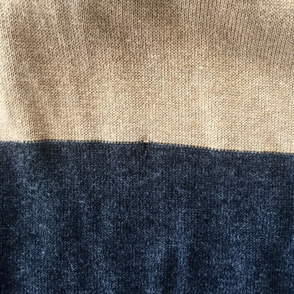 💔 SOLD 💔 🎀HP🎀 - VINCE CAMUTO - Sweater - Picture 4 of 4