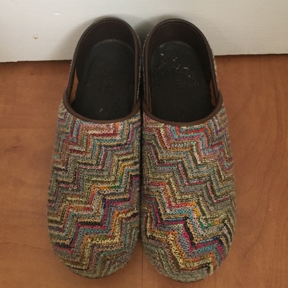 Sanita colored chevron clogs