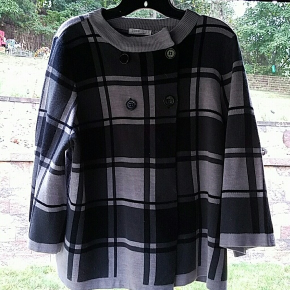 Would look terrific with a black skirt or a gray s