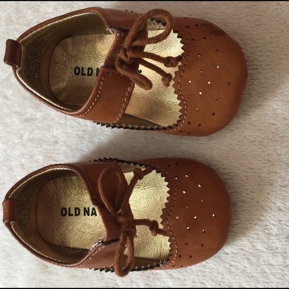 Baby gap shoes