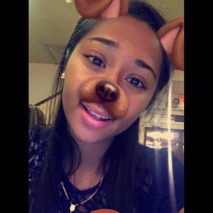 Meet your Posher, Genaily