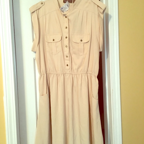 Cute Taupe dress with pockets