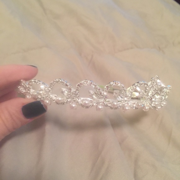 Tiara - Picture 2 of 3